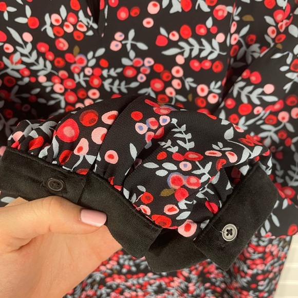 Loft Floral/Berry Long Sleeve Black Velvet Trim Keyhole Dress M Women’s EUC - Picture 11 of 13